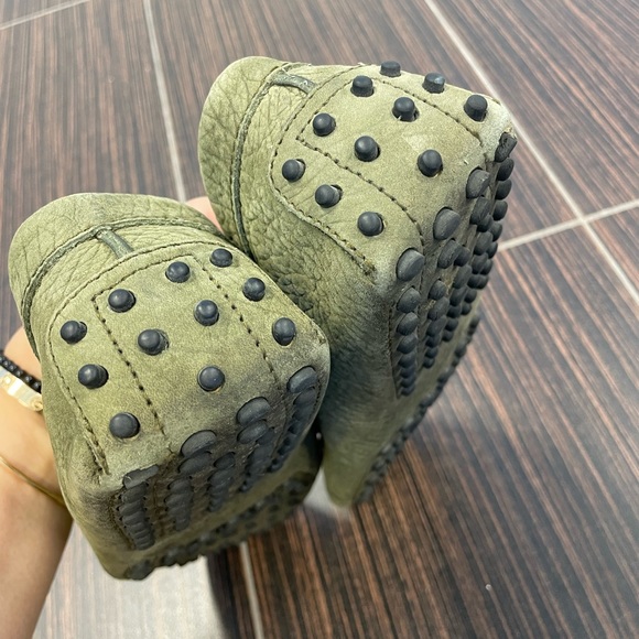 TOD’S Driving Shoes - Picture 3 of 6